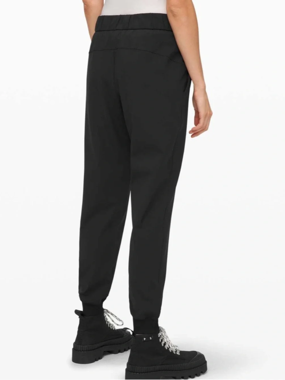 Lululemon On The Fly Jogger Size 4 Black
